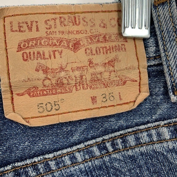 LEVIS 505 Shorts Mens W36 Denim Regular‎ Fit Distressed Cotton Med Wash Blue - Picture 3 of 9